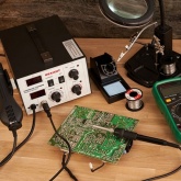 Паяльная станция с цифровым дисплеем Rexant 220В 40/690Вт 100-500°С (паяльник + фен) R852AD+