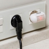 Ультразвуковой отпугиватель комаров Rexant Радиус до 30м 5W 220V 7x6x3см