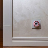 Ультразвуковой отпугиватель пауков REXANT Радиус до 30м 5W 220V 6x6x6см (пластик) Частота: 27кГц