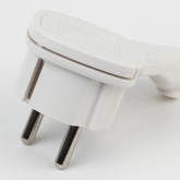 Вилка с заземлением ЭРА ультраплоская V5(U) 2P+E 16А прямая с кольцом белая