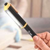 Фонарь ЭРА Рабочий RB-702 серия Практик 7W COB, батареи 3xAAA, крючок, магнит