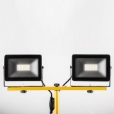 Два светодиодных прожектора на стойке Feron LL-502 2x30W 6400K 5400Lm 220В IP65