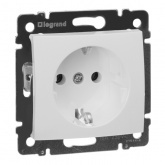 Розетка Legrand Valena с заземлением белая