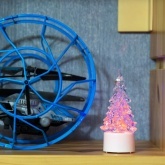 Фигура светодиодная на подставке Елочка маленькая 1LED RGB 8.5см Питание от 3 LR44 (в комплекте)