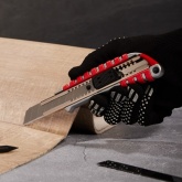 Нож Rexant с сегментированным лезвием 18 мм, металлический обрезиненный корпус