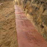 Плита для закрытия кабеля Россия ПЗК 360х480х16 с надписью ОСТОРОЖНО КАБЕЛЬ