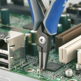 Прецизионные плоскогубцы захватные Knipex для электроники вороненые 130мм