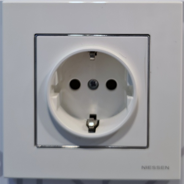 Розетка SCHUKO, 2P+E, с безвинтовыми/втычными клеммами, цвет альпийский белый