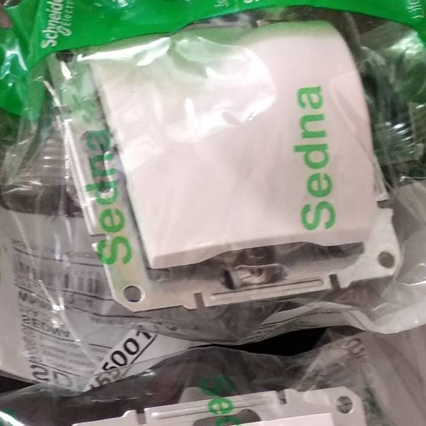 Кабельный вывод с суппортом Schneider Electric серии Sedna, белый