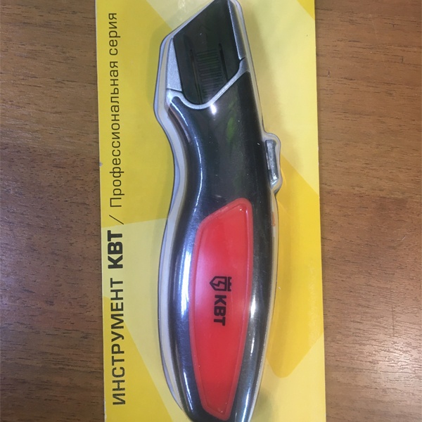 Нож строительный монтажный КВТ НСМ-18 для резки бумаги, картона, пластика, резины