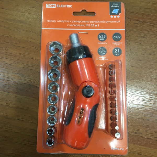 Отвертка ТДМ с реверсивно-рычажной рукояткой и набором насадок (21 шт.)
