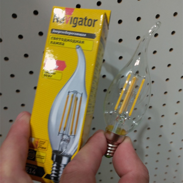 Филаментная лампочка свеча на ветру Навигатор, мощностью 6 Ватт, с цоколем E14, теплый свет, прозрачная колба