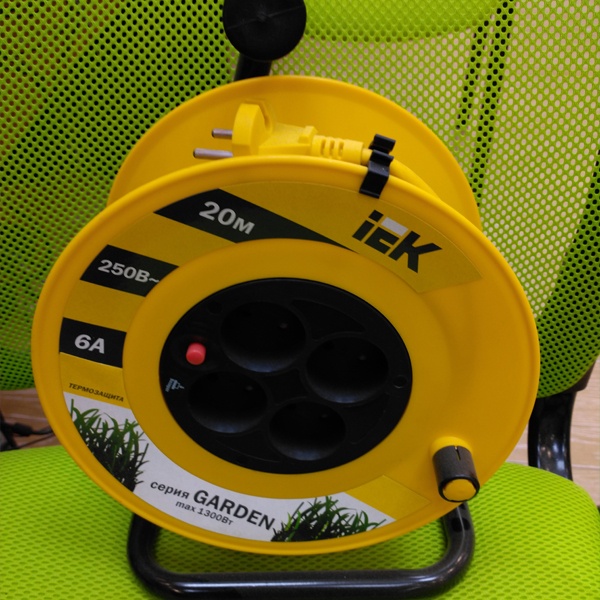 Катушка переносная УК20(20М) серии Garden 4 розетки с тепловой защитой, 6A, IP20 ИЭК