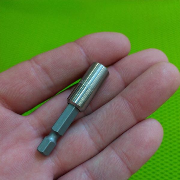 Универсальный битодержатель Вера магнитного типа длина 50 мм