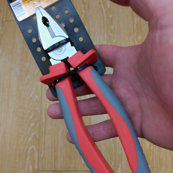 Плоскогубцы диэлектрические 200мм до 1000В КВТ