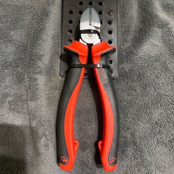 Боковые изолированные кусачки БИ-160 КВТ