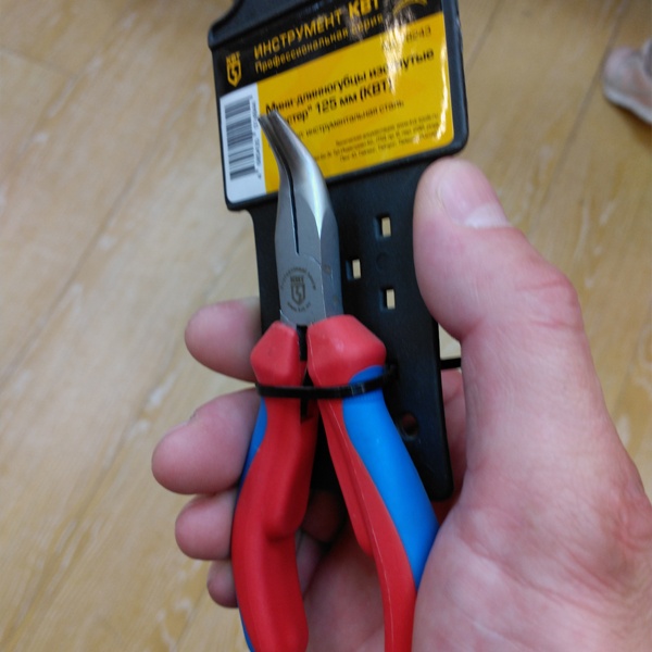 Мини-длинногубцы изогнутые КВТ Мастер 125 мм, с возвратной пружиной