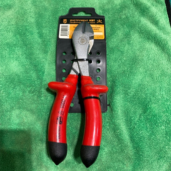 Изолированные боковые кусачки КВТ Эксперт 180 мм, для работы под напряжением до 1000 В
