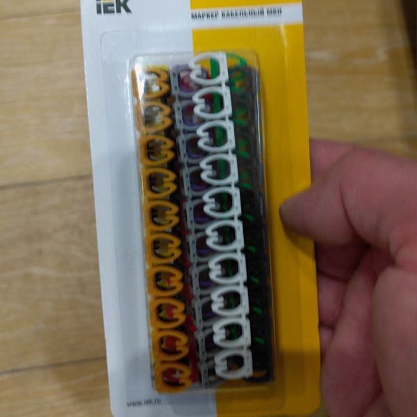 Маркеры кабельные МКН комплект цифр 0-9 6мм2 (100шт/упак) IEK