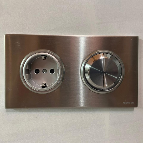 Декоративная круглая накладка для силовой розетки SCHUKO с плоской поверхностью