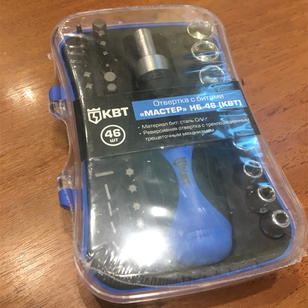 Реверсивная отвертка со сменными 44мя насадками КВТ НБ-46