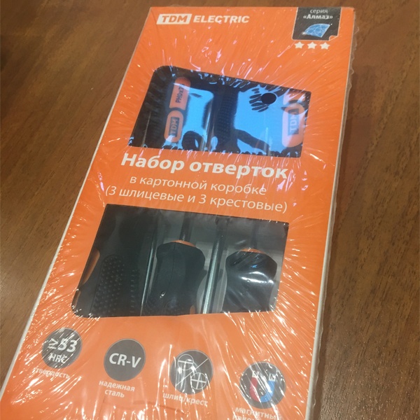 Набор из 6 отверток с прямым и крестообразным шлицем, в картонной упаковке, магнитные наконечники