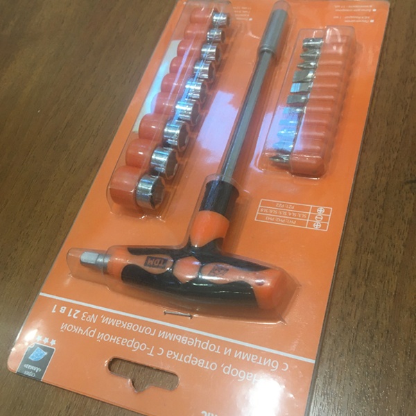 Отвертка ТДМ с Т-образной рукояткой и набором бит для монтажа различных крепежных элементов