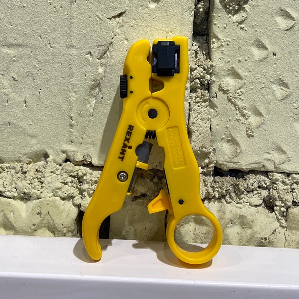 Инструмент для зачистки и обрезки кабелей, Рексант HT-302