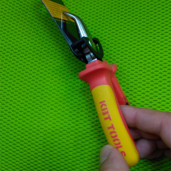 Длинногубцы изогнутые, изолированные до 1000 В, длина 160 мм, серия Профи