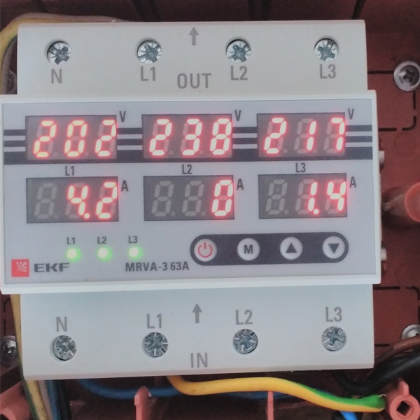 Трехфазное реле напряжения и тока с дисплеем MRVA-3 63A EKF