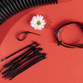 Хомут-стяжка кабельная Rexant нейлоновая 80x2,5 мм черная [упаковка 100шт]