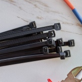 Хомут-стяжка кабельная Rexant нейлоновая 350x7,6 мм черная [упаковка 100шт]