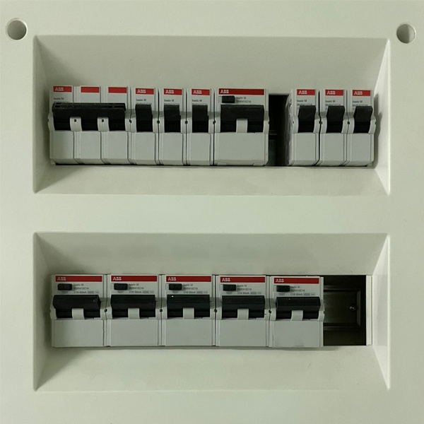 Электромеханическое устройство АВДТ ABB Basic M 1P+N, 16А, C, 30мА,