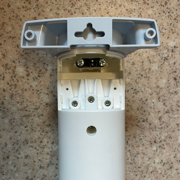 Розеточная колодка на 6 гнезд 16 A с заземляющими контактами и выключателем Легран для удлинителя