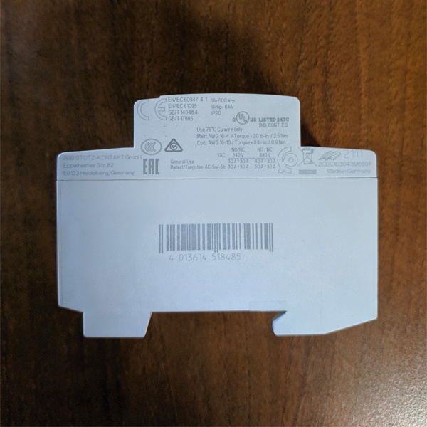 Трехмодульный магнитный пускатель ESB40-22N-06, 40А управление 230В, AC/DC, 2 нормально открытых + 2 нормально закрытых контакта