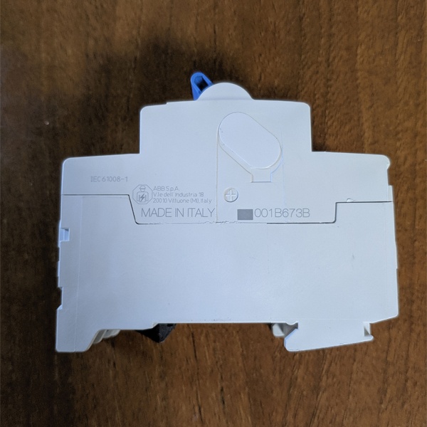 Однофазное устройство защитного отключения ABB F202 номинальный ток 63А, ток утечки 300мА, тип A селективное, 2 полюса, 2 модуля