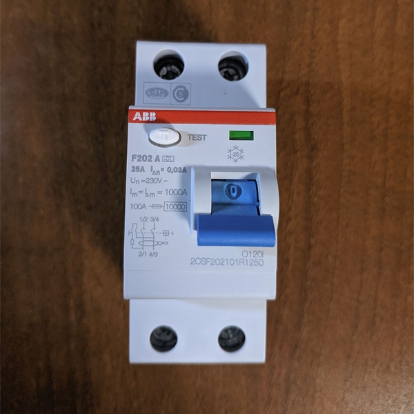 Однофазное устройство защитного отключения ABB F202 номинальный ток 25А, ток утечки 30mA, тип A, 2 полюса, 2 модуля