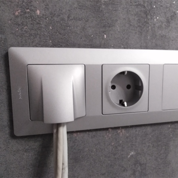 Лицевая панель механизма для вывода кабеля, без клемм, алюминий, Valena Life Legrand