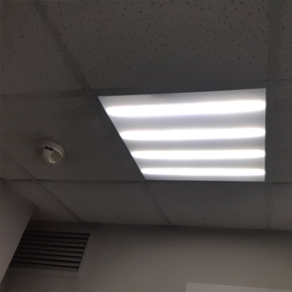 Универсальный потолочный светильник 595*595 накладной и встраиваемый в Армстронг с опаловым рассеивателем