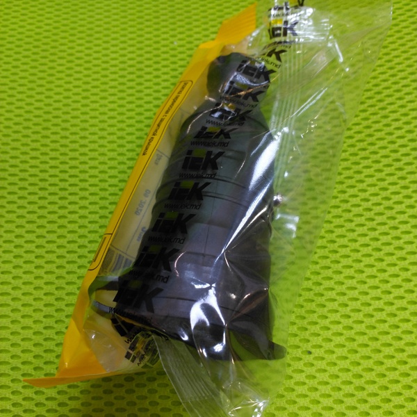 Розетка переносная с защитной крышкой каучуковая с заземлением РБп13-1-Ом 1 IP44 IEK