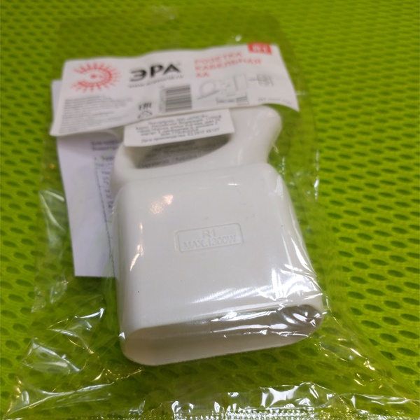 Розетка штепсельная без заземления контактом 6 Ампер ЭРА белый