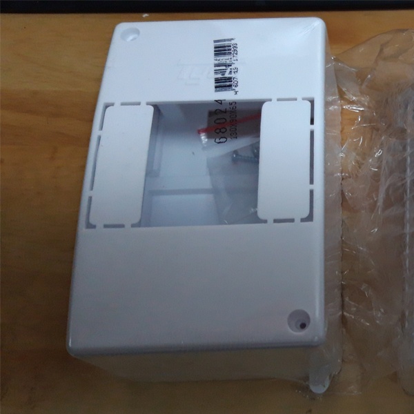 Щиток под автоматические выключатели для открытой проводки Tyco на 4 модуля