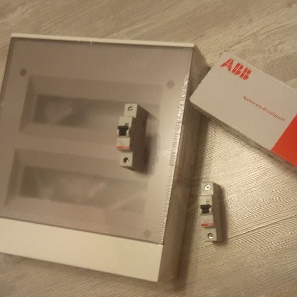 Пластиковый бокс электрический скрытого монтажа (встраиваемый) с клеммами ABB Basic E на 12 Модулей