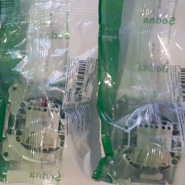 Одноклавишный выключатель скрытой установки  Schneider Electric серии Sedna, цвет белый