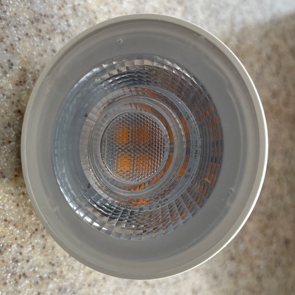 Низковольтная энергосберегающая LED лампочка мощностью 5 Ватт с цоколем GU5,3 теплый белый свет