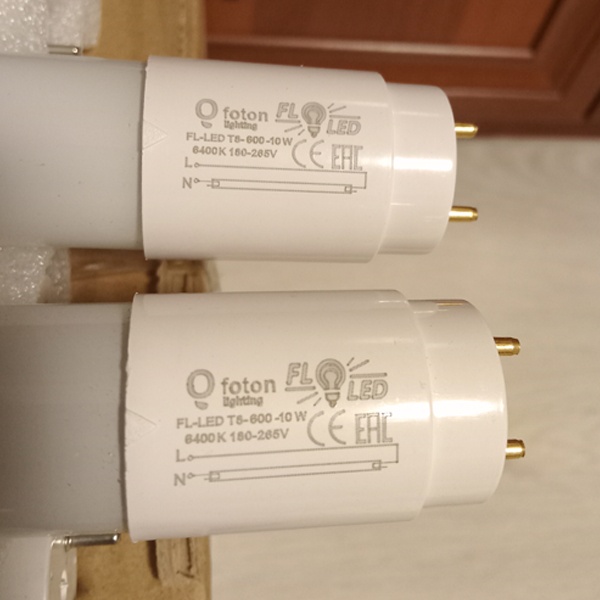 Матовая светодиодная линейная лампа LED-T8 мощностью 10 Ватт на 220 Вольт с цоколем G13 теплого света Foton Lighting, 600мм