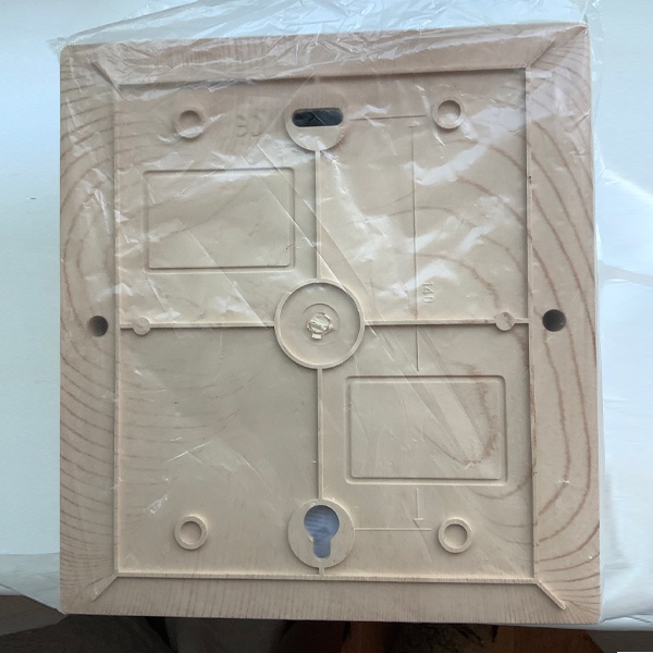 Накладной пластиковый электрощит c прозрачной дверцей ЩРН-П ТДМ, восемь модулей, цвет сосна