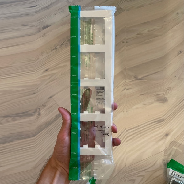 Рамка 4-постовая универсальная для выключателей и розеток, цвет белый, Атлас Дизайн