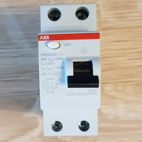 Однофазное устройство защитного отключения ABB FH202 номинальный ток 63А, ток утечки 30mA, тип AC, 2 модуля