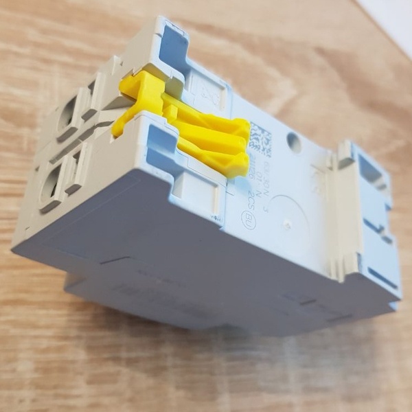 Однофазное устройство защитного отключения ABB FH202 номинальный ток 63А, ток утечки 30mA, тип AC, 2 модуля